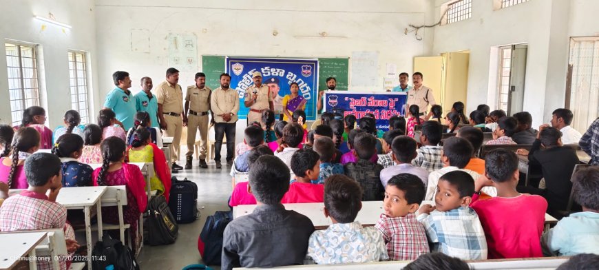 షీ టీమ్స్, సైబర్ నేరాల పై అవగాహన   ఆత్మకూరు పోలీస్ స్టేషన్ 