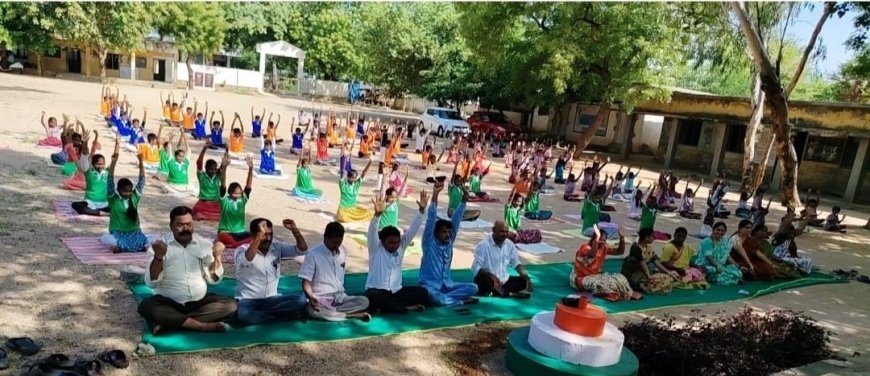 ఏపూరు ఉన్నత పాఠశాలలో ఘనంగా నిర్వహించిన అంతర్జాతీయ యోగా దినోత్సవం