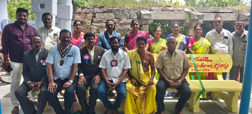 వాసవి క్లబ్ గ్రేటర్ నేలకొండపల్లి మరియు ఆల్ క్లబ్ సంయుక్త ఆధ్వర్యంలో దేవాలయంలో పల్లెలు రైతులకు పనిముట్లు