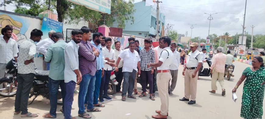 మదక  ద్రవ్యతిరేక వారోత్సవాలు: ట్రాఫిక్ ఎస్ఐ బాలచంద్రుడు  