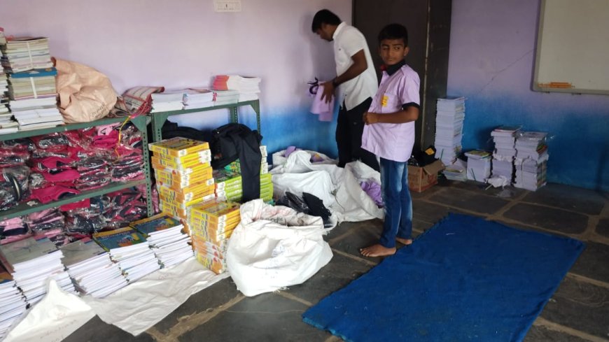 మల్దకల్ కేంద్రంలో ఒక ప్రైవేట్ పాఠశాల యాజమాన్యం, విద్యార్థులకు  పాఠ్యపుస్తకాలు ఎక్కువ ధరకు అమ్ముతూ పట్టుబడిన  పాఠశాల యాజమాన్యం