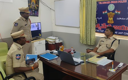 మల్దకల్ పోలీస్ స్టేషన్ ను ఆకస్మికoగా సందర్శించి తనిఖీ చేసిన  *జిల్లా ఎస్పీ శ్రీ టి . శ్రీనివాస రావు,IPS 