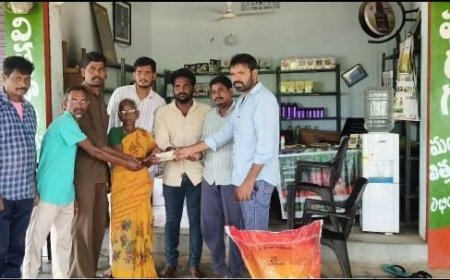 పేదల కష్టంలో ఆపద్బాంధవుడిగా తన వంతు సహాయం అందిస్తున్న జల్లారపు శ్రీనివాస్