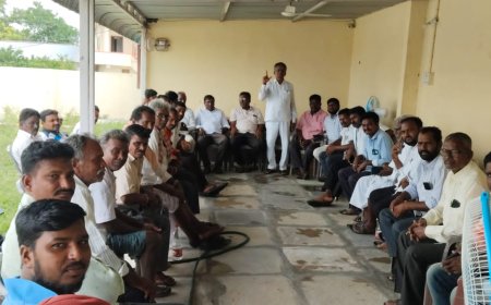 అడ్డగూడూరులో కాంగ్రెస్ పార్టీ ముఖ్య కార్యకర్తల సమావేశం