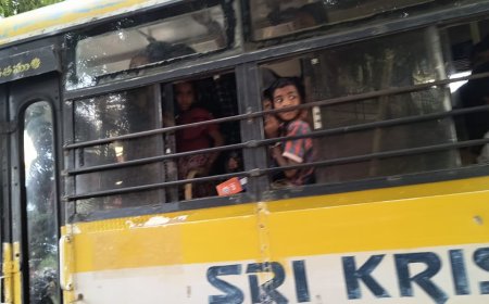 పరిమితికి మించి ఎక్కువ మంది  విద్యార్థులను తరలిస్తున్న ఐజ శ్రీకృష్ణవేణి ప్రైవేట్ స్కూలు బస్సులను తక్షణమే సీజ్ చేయాలి