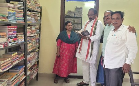 గ్రంథాలయాన్ని తనిఖీ చేసిన గ్రంథాలయ సంస్థ చైర్మన్ రామారావు
