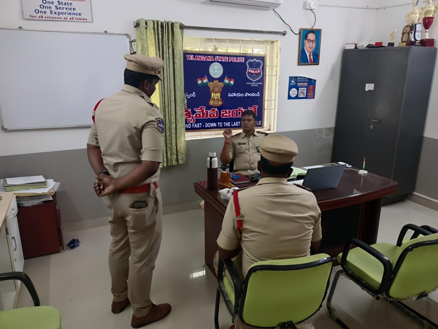 మల్దకల్ పోలీస్ స్టేషన్ ను ఆకస్మికoగా సందర్శించి తనిఖీ చేసిన  *జిల్లా ఎస్పీ శ్రీ టి . శ్రీనివాస రావు,IPS 