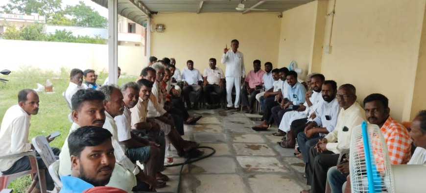 అడ్డగూడూరులో కాంగ్రెస్ పార్టీ ముఖ్య కార్యకర్తల సమావేశం