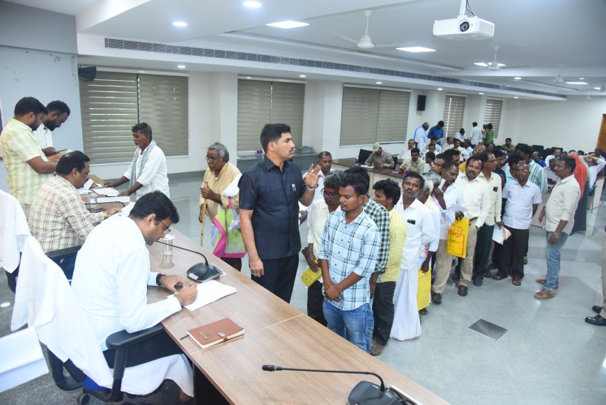 ప్రజావాణి కార్యక్రమంతో ప్రజా సమస్యల సత్వర పరిష్కారం ప్రజావాణికి 71 దరఖాస్తుల స్వీకరణ