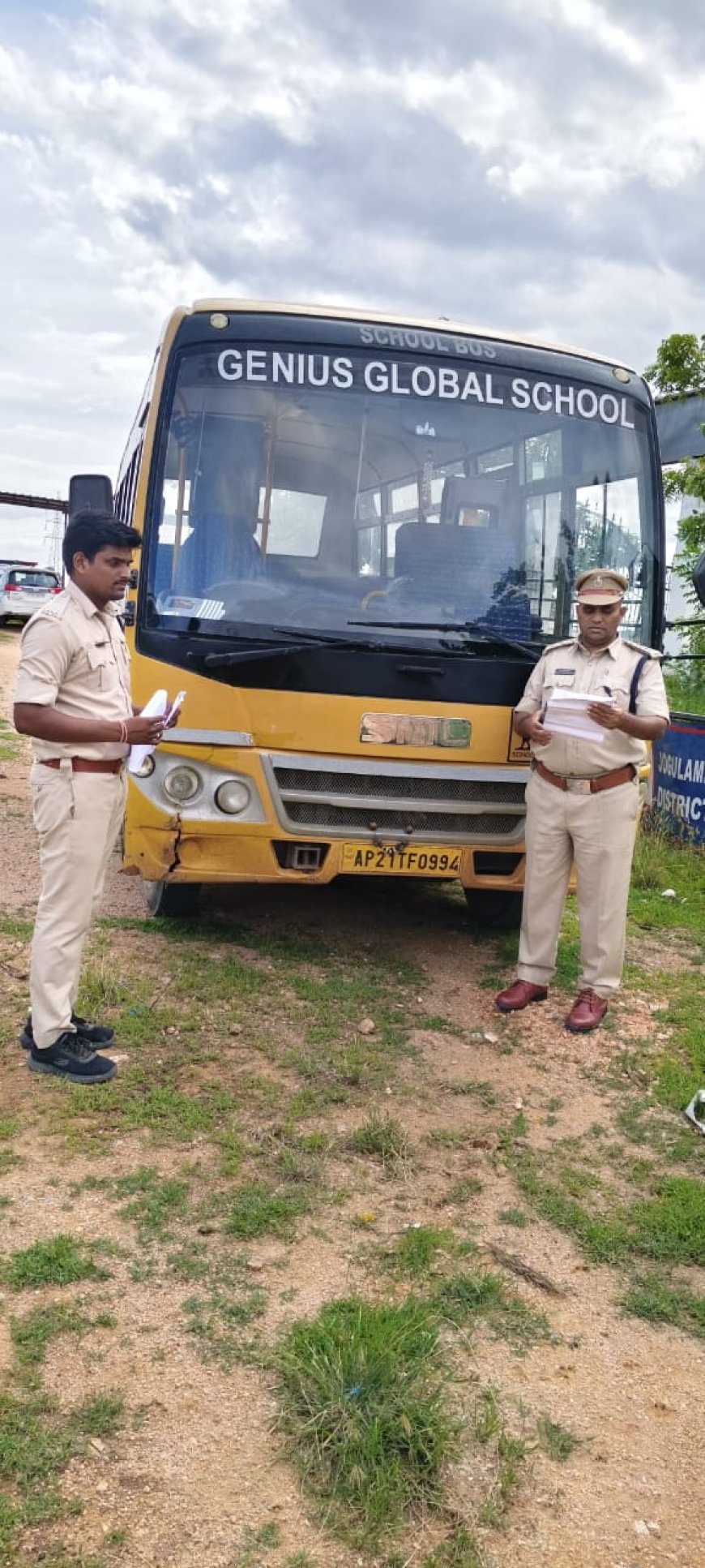 ఫిట్నెస్ లేని ప్రైవేట్ విద్యాసంస్థల బస్సులు సీజ్ - ఆర్టీవో వెంకటేశ్వరరావు