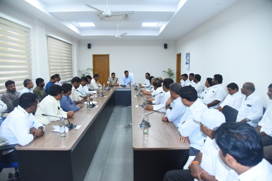 రైతులు ఉత్పత్తి చేసిన పత్తి విత్తనాన్ని పూర్తిగా కొనుగోలు చేయాలని