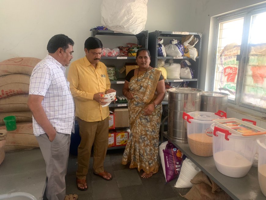 బాలికల వసతి గృహం తనిఖీ