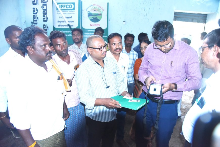 విత్తనాలు ఎరువులు అందుబాటులో ఉండేలా తగిన చర్యలు తీసుకోవాలి