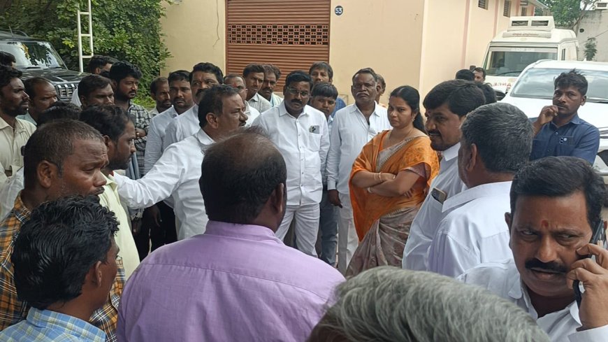మృతుని కుటుంబ సభ్యులను పరామర్శించిన