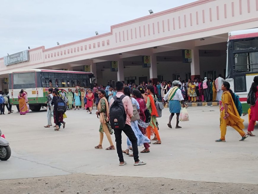 మహా..ప్రబో గద్వాల డిపోలో బస్సులు పెంచండి