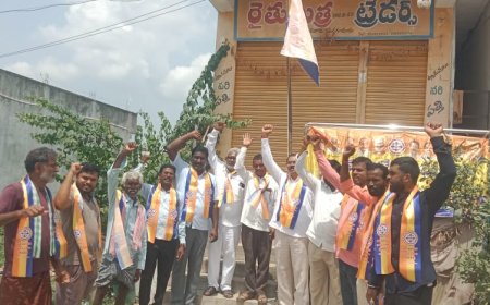 బీసీల వాటాను ఎమ్మటే 42 శాతం కల్పించాలి