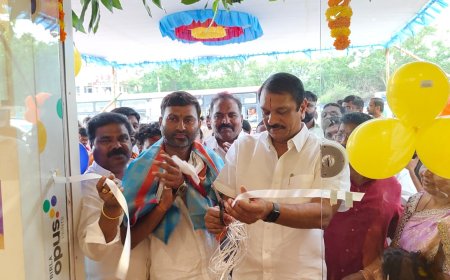 హయత్ నగర్లో శ్రీనివాస ఎంటర్ప్రైజెస్ పెయింట్ వరల్డ్ షాప్ ప్రారంభోత్సవానికి స్థానిక ఎమ్మెల్యే సుధీర్ రెడ్డి