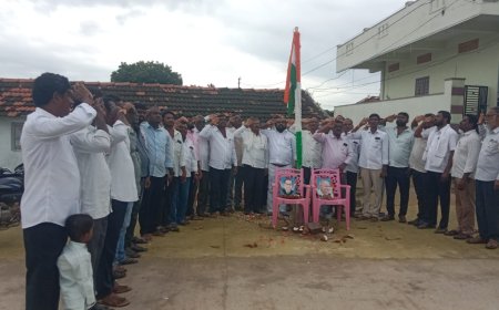 అడ్డగూడూరు బిఆర్ఎస్ పార్టీ కార్యాలయంలో జాతీయ జెండా ఆవిష్కరణ చేసిన కె ప్రభాకర్ రెడ్డి