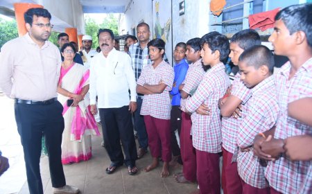 వసతి గృహంలో అనుకూల వాత వర్ణాన్ని కల్పించి విద్యార్థుల అభివృద్ధి కోసం అన్ని అవసరమైన చర్యలు చేపట్టాలి కలెక్టర్