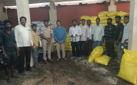 ఎరువుల దుకాణదారులు స్టాక్ రిజిస్టర్ లో నిలవలను తప్పకుండా నమోదు చేయాలి..... తాసిల్దార్ జి చంద్రశేఖర్