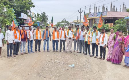 మండలంలోని ప్రధాన రహదారులను వెంటనే పూర్తి చేయాలి!బిజెపి మండల పార్టీ అధ్యక్షుడు ననుబోతు సైదులు