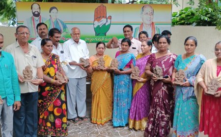 మట్టి విగ్రహాలనే పూజించాలి పర్యావరణాన్ని కాపాడాలి""కోదాడ మాజీ సర్పంచ్ ఎర్నేని కుసుమ బాబు