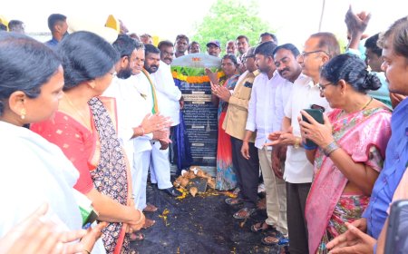 స్కూల్ విద్యార్థులకు కంప్యూటర్ సేవలకు శంకుస్థాపన చేసిన ఎమ్మెల్యే మందుల సామేల్