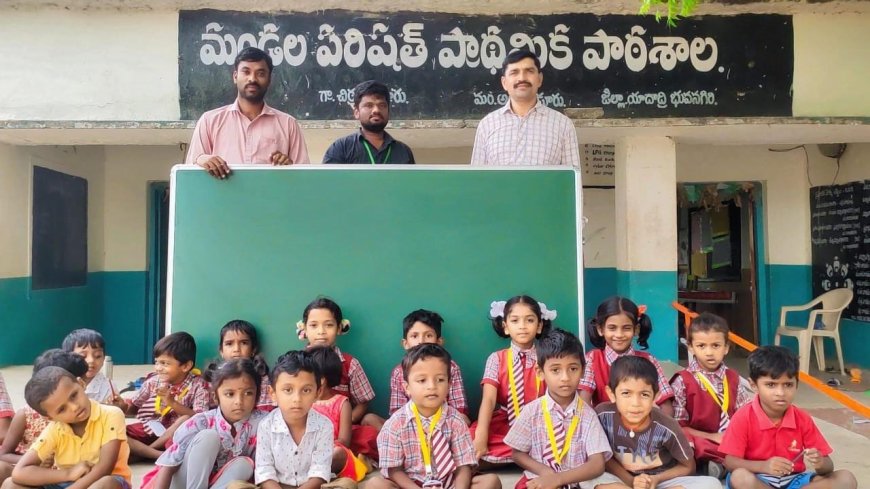 చిర్రగూడూర్ పాఠశాలకు గ్రీన్ బోర్డ్స్ బహుకరణ..శీల కుమార్