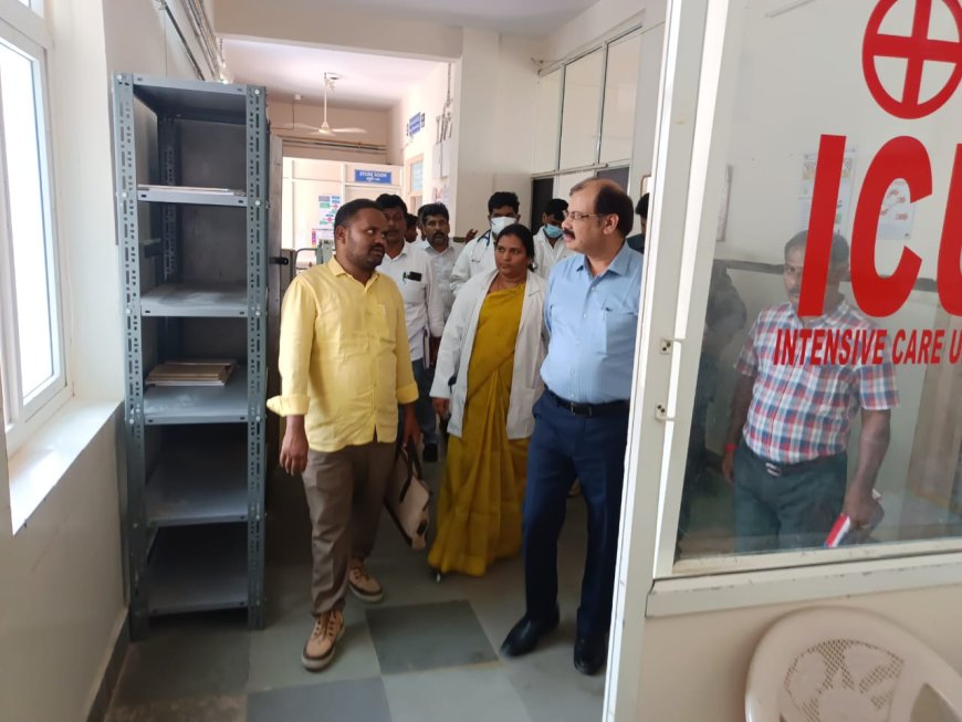 ప్రభుత్వ ఆసుపత్రిలోని పలు వార్డులను సందర్శించిన రాష్ట్ర మానిటరింగ్ అధికారి