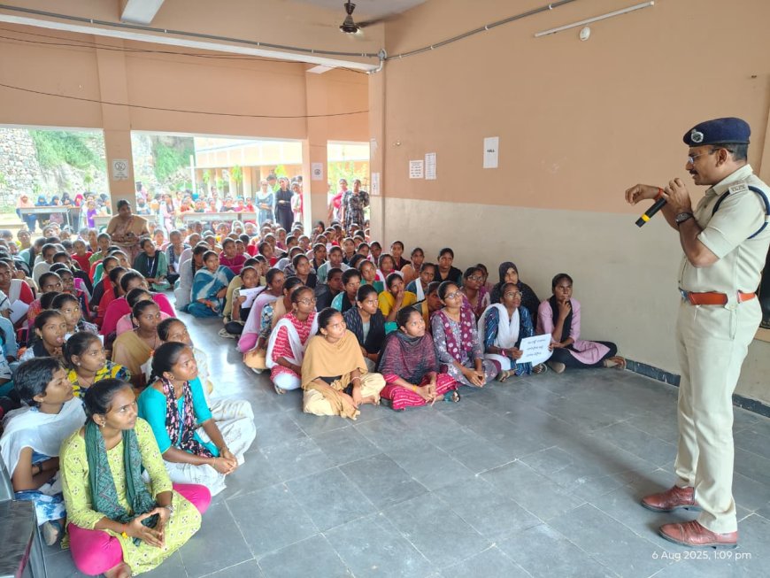 సైబర్ నేరాల పై ప్రతి ఒక్కరు అవగహన కలిగి ఉండాలి:  డి. ఎస్పీ మొగిలయ్య