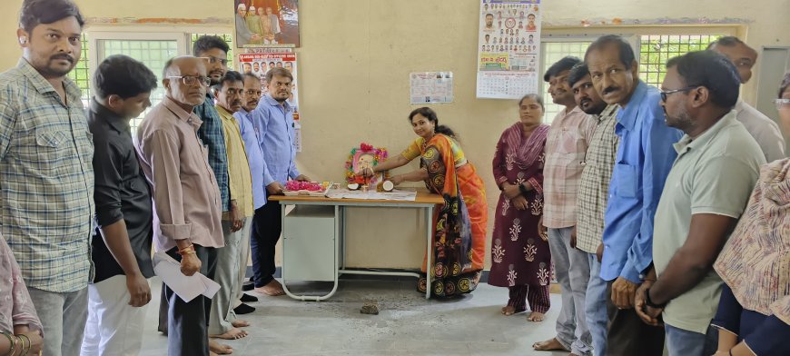 ఆచార్య జయశంకర్ చిత్రపటానికి పూలమాల వేసి నివాళులర్పించిన జిల్లా పరిషత్ కార్యనిర్వర్ణ అధికారి శోభరాణి