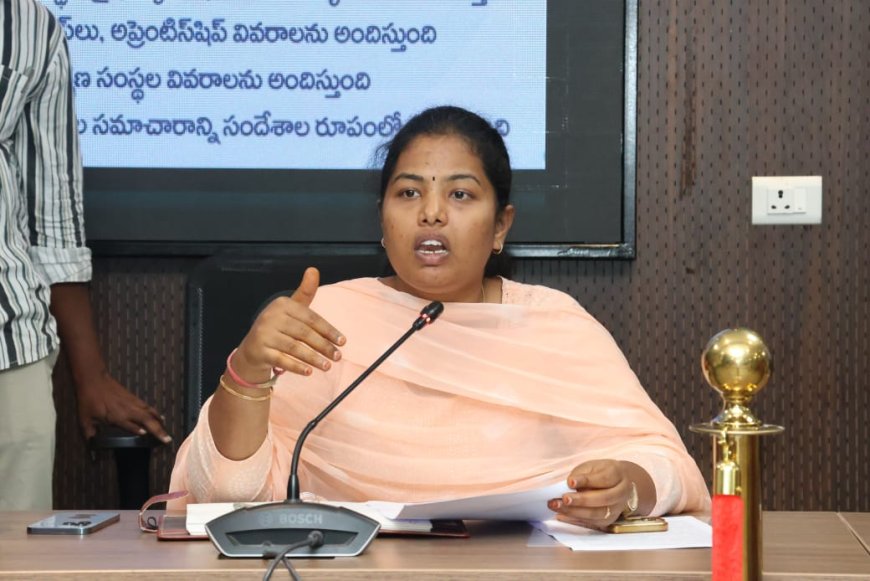 ఉద్యోగార్డులు ఉద్యోగదారులు మధ్య వారధిగా డి. ఈ.ఈ .టి