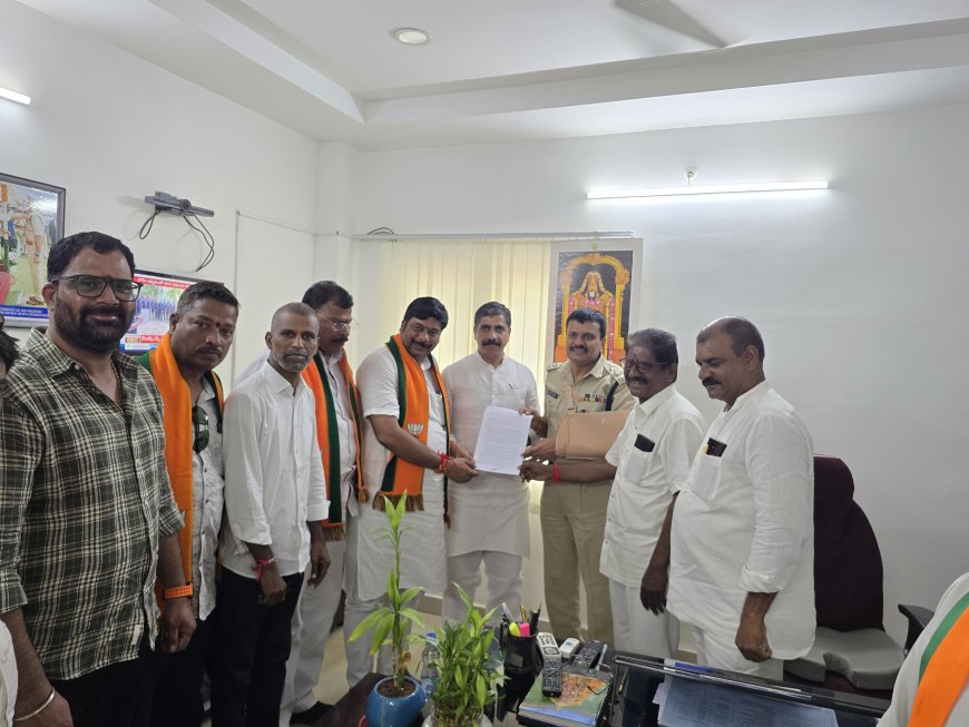 ఖమ్మం నగరంలో ఆగస్టు ఏడో తారీఖున "అక్రమ ర్యాలీపై "ఖమ్మం ఏసీపి కి ఫిర్యాదు చేసిన"రాష్ట్ర బిజెపి నాయకులు దేవకి వాసుదేవరావు