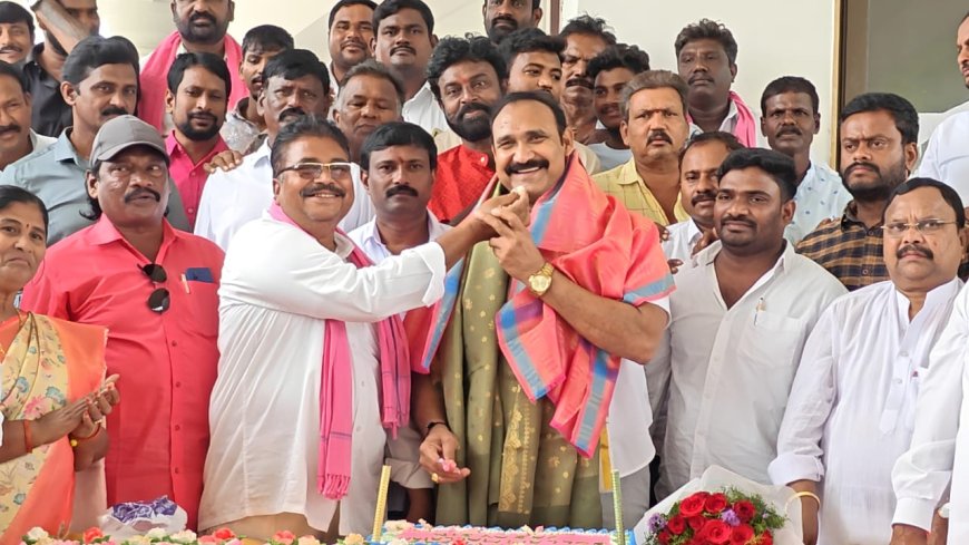 **ఘనంగా మల్లన్న జన్మదిన వేడుకలు""కోదాడ పట్టణ టిఆర్ఎస్ పార్టీ అధ్యక్షులు*