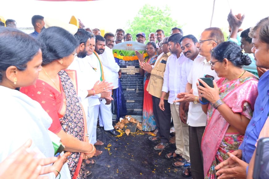 స్కూల్ విద్యార్థులకు కంప్యూటర్ సేవలకు శంకుస్థాపన చేసిన ఎమ్మెల్యే మందుల సామేల్