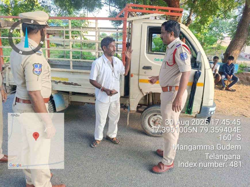 అడ్డగూడూరు మండల కేంద్రంలో వాహనాలను ఆకస్మిక తనిఖీ