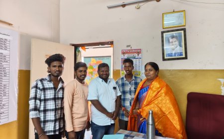 గురుకుల పాఠశాలకు నూతనంగా ప్రిన్సిపాల్ గా ఝాన్సీ..  మర్యాదపూర్వకంగా కలిసిన విద్యార్థి సంఘ నాయకులు 