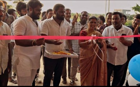 ట్రాక్టర్ షోరూమ్ ను ప్రారంభించిన మాజీ ఎంపీపీ సోమేశ్వరమ్మ