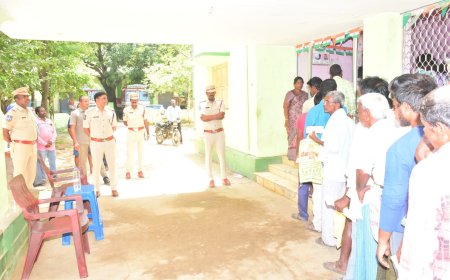 యూరియా సరఫరా కేంద్రాలలో రైతులకు ఎలాంటి ఇబ్బందులు కలుగకుండా చర్యలు జిల్లా ఎస్పీ టి. శ్రీనివాస రావు