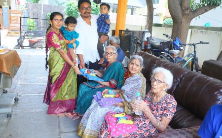 రాజ్ కుమార్ అనూష దంపతుల గారాలపట్టి అర్హ పుట్టినరోజు సందర్భంగా ఓల్డ్ ఏజ్ హోమ్ లో ఓల్డ్ ఏజ్ లో జన్మదిన వేడుకలు ఘనంగా నిర్వహించారు