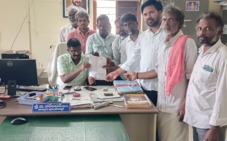 - ధరూర్ తహశీల్దార్ కు వినతి పత్రం అందజేసిన నడిగడ్డ హక్కుల పోరాట సమితి నాయకులు