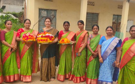 అంగన్వాడి కేంద్రంలో అట్ల బతుకమ్మ పండుగ సంబరాలు