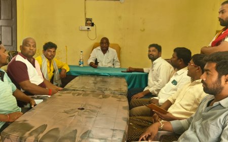 అధిక ధరలకు కొబ్బరికాయలు అమ్మడంపై ఆగ్రహం వ్యక్తం చేసిన గ్రామస్తులు