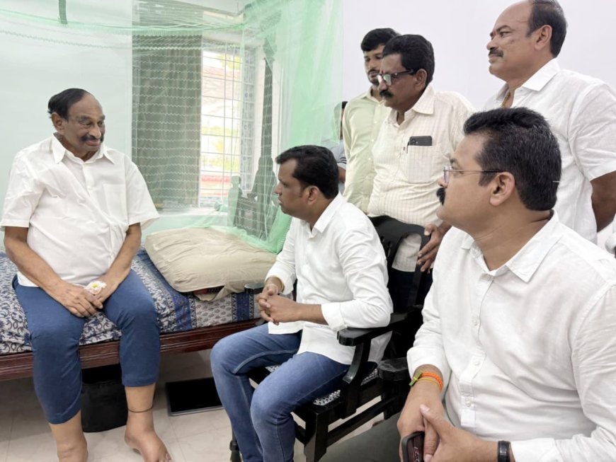 మాజీ మంత్రి రాంరెడ్డి దామోదర్ రెడ్డిని పరామర్శించిన