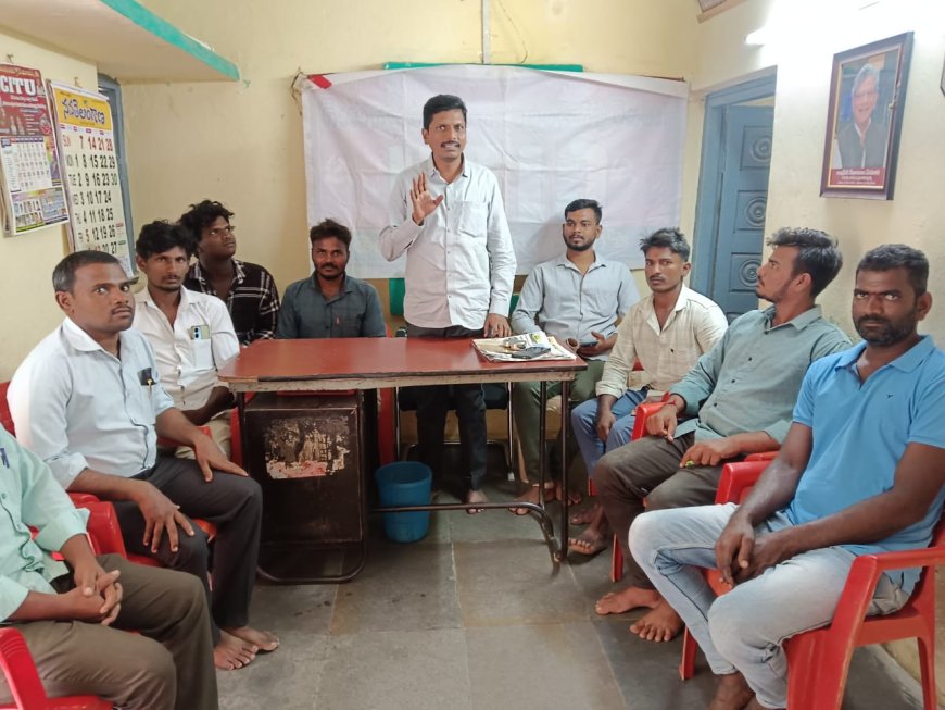 వ్యవసాయ ఆధార పరిశ్రమలు ఏర్పాటు చేయండి.DYFI