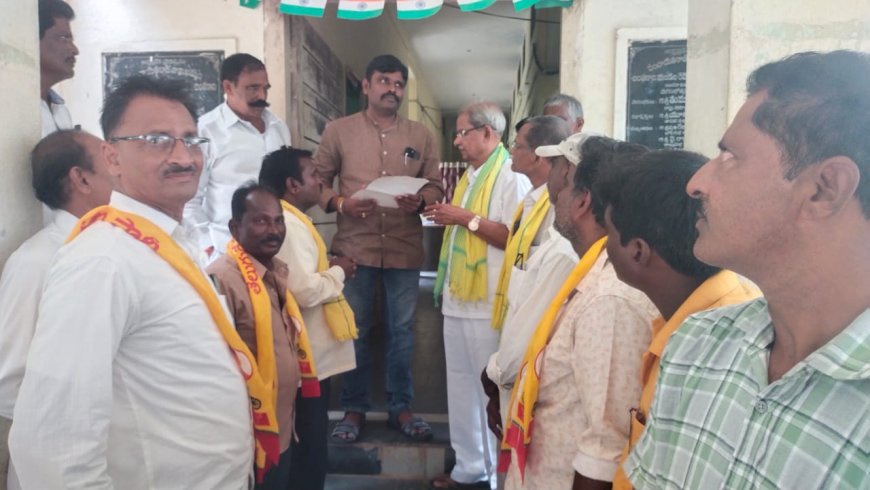 **భారీ వర్షాలకు నష్టపోయిన రైతుల్ని ఆదుకోవాలి""టిడిపి  డాక్టర్ వాసిరెడ్డి రామనాథం*వాసిరెడ్డి