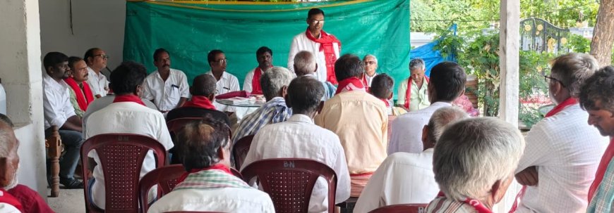 లక్ష్మీదేవికాల్వ గ్రామంలో 20 కుటుంబాలు ఎర్ర జెండా పార్టీలో చేరిక జిల్లా కార్యదర్శి ఎండి జహంగీర్