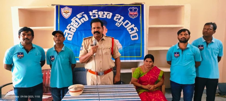  షీ టీమ్స్ ,సైబర్ నేరాల పై అవగాహన   పాలకీడు పోలీస్ స్టేషన్ 