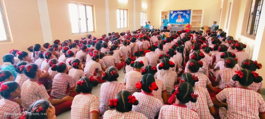  షీ టీమ్స్ ,సైబర్ నేరాల పై అవగాహన   పాలకీడు పోలీస్ స్టేషన్ 