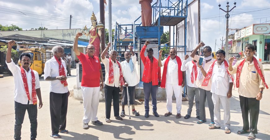 డబుల్ రోడ్డు లేక ప్రజలకు, వాహనదారులకు పడరాని పాట్లు